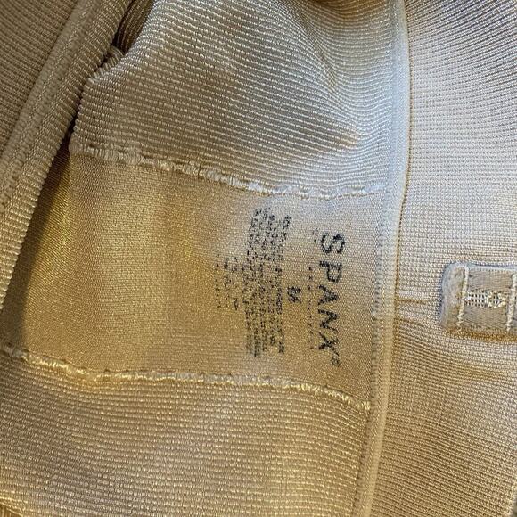 SPANX Women's MEDIUM Tummy Control Power Shorts in Soft Nude High Rise - Picture 3 of 7